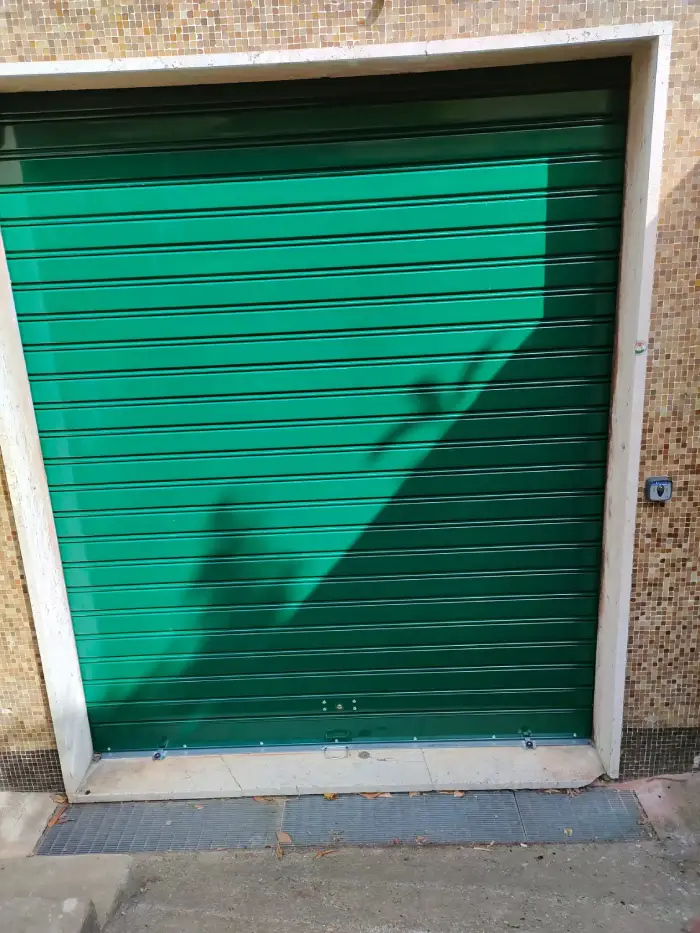 Riparazione serranda basculante a Genova